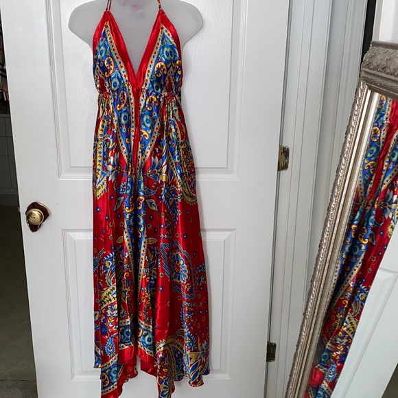 Robe élégante Advance Apparels Noir Et Blanc à Motifs Floraux Pailletés - Taille Unique - Sans Manches - Neuf